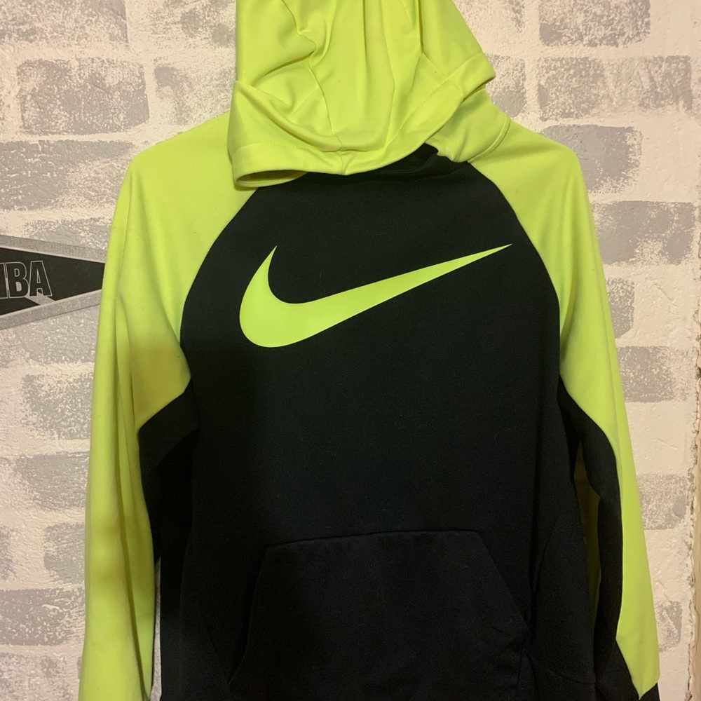 Boys Nike thermal Dri-fit hoodie